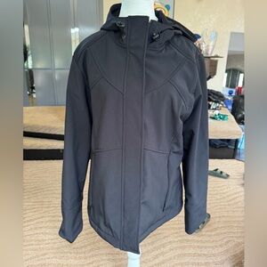 Black IZOD stretch rain jacket with hood size L zipper close